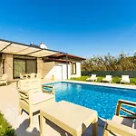 Zara Villa Mergenli